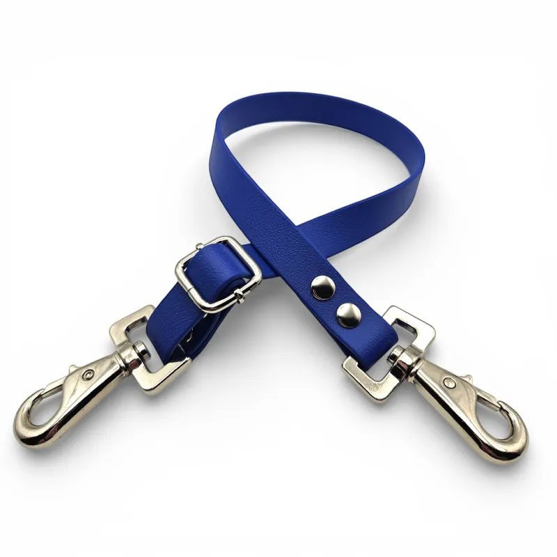 Ponies and Pups blue waterproof BioThane adjustable horse rug fillet string with stainless steel swivel snaps.