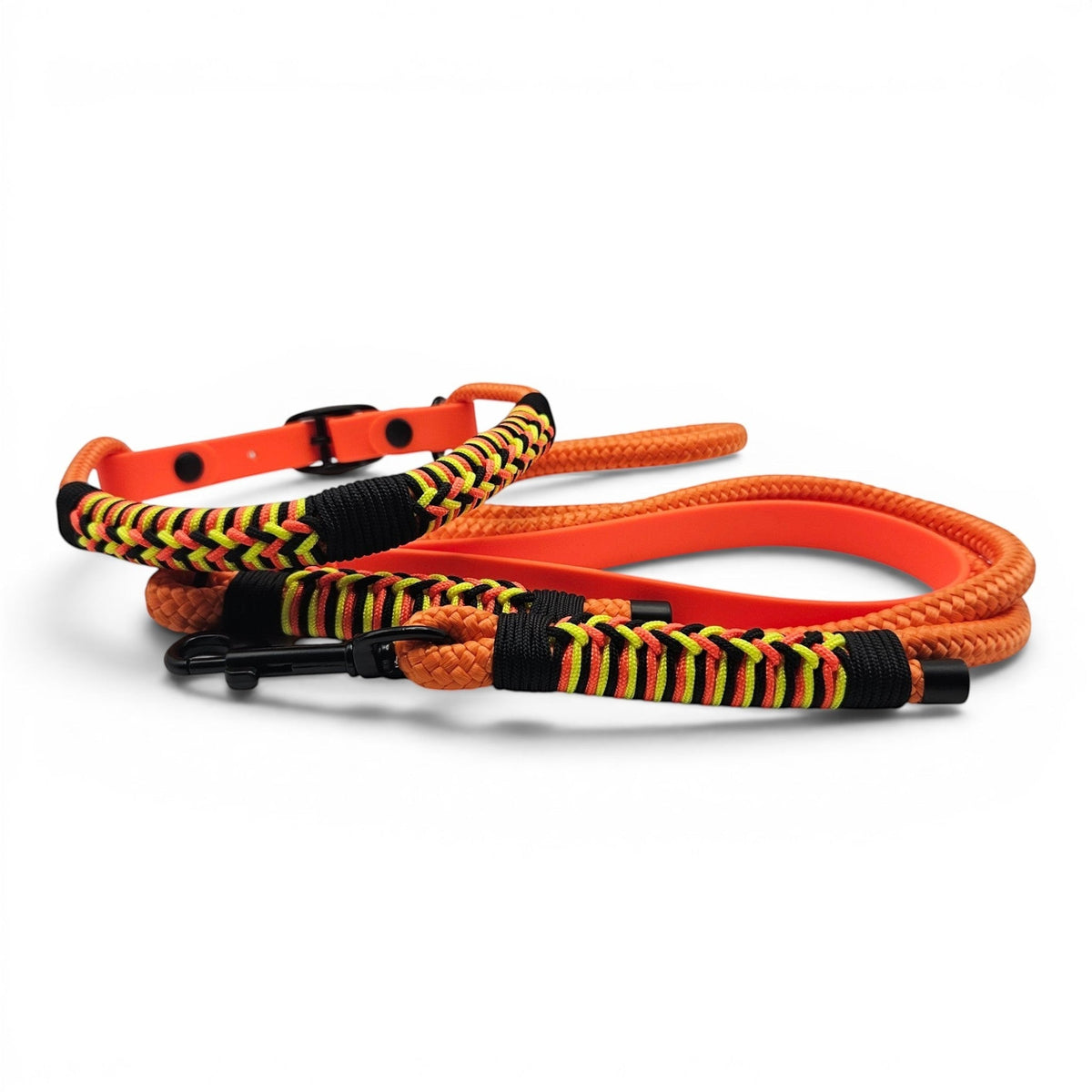 Foxy Fire Mix rope and paracord dog collar
